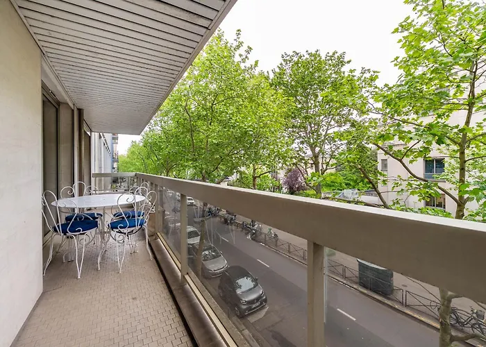 Garden In L Eiffel Tower 20 Min By Metro Parigi